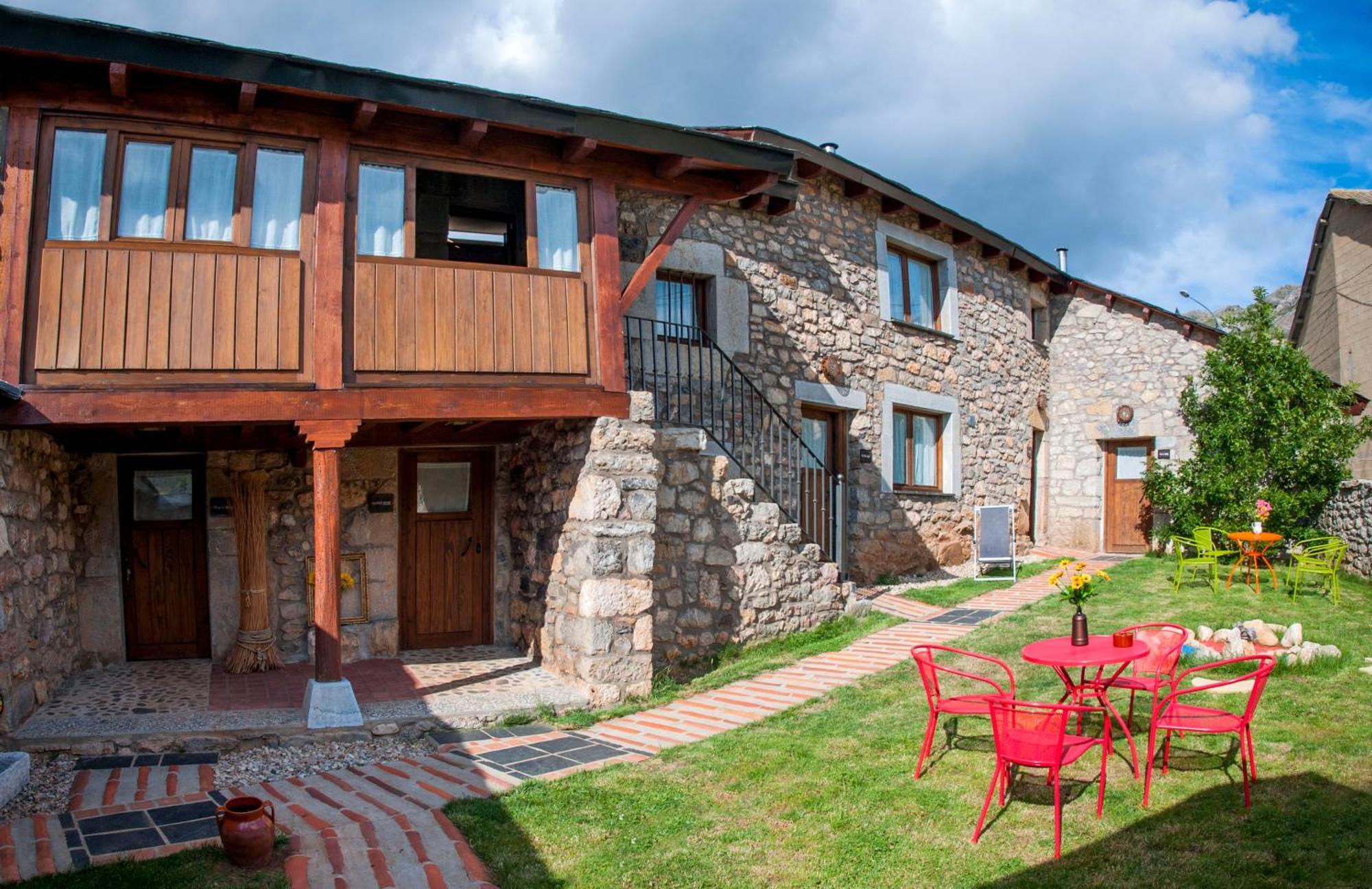 Casas Rurales Entre Babia Y La Luna Villafeliz Exterior foto